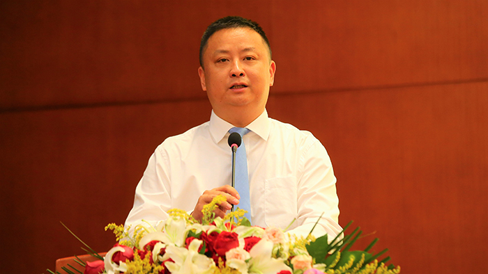 高進(jìn)華2-700.jpg 高進(jìn)華2-700.jpg